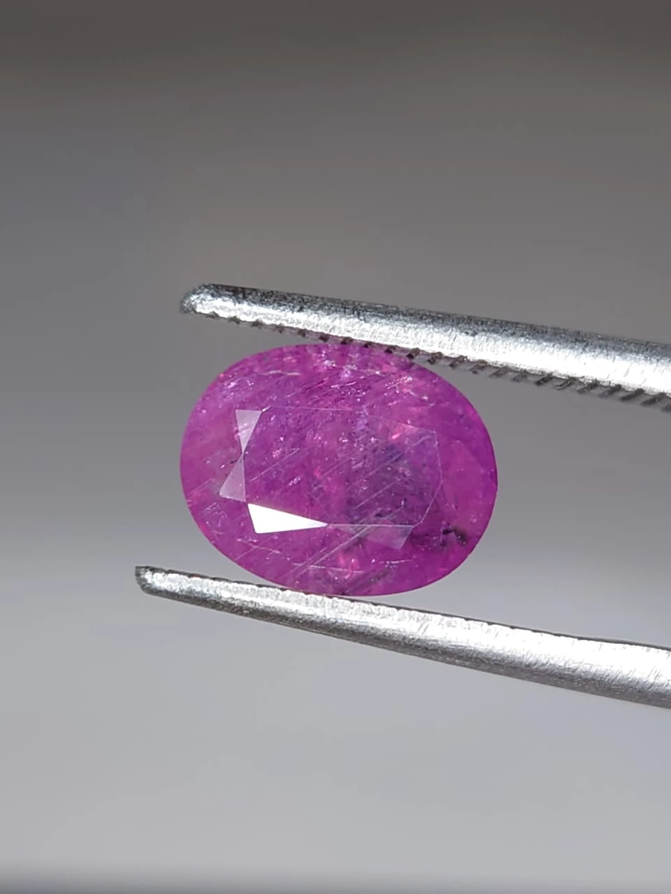 2.2ct Natural Oval Faceted Sapphire from Kashmir Pakistan — view 1